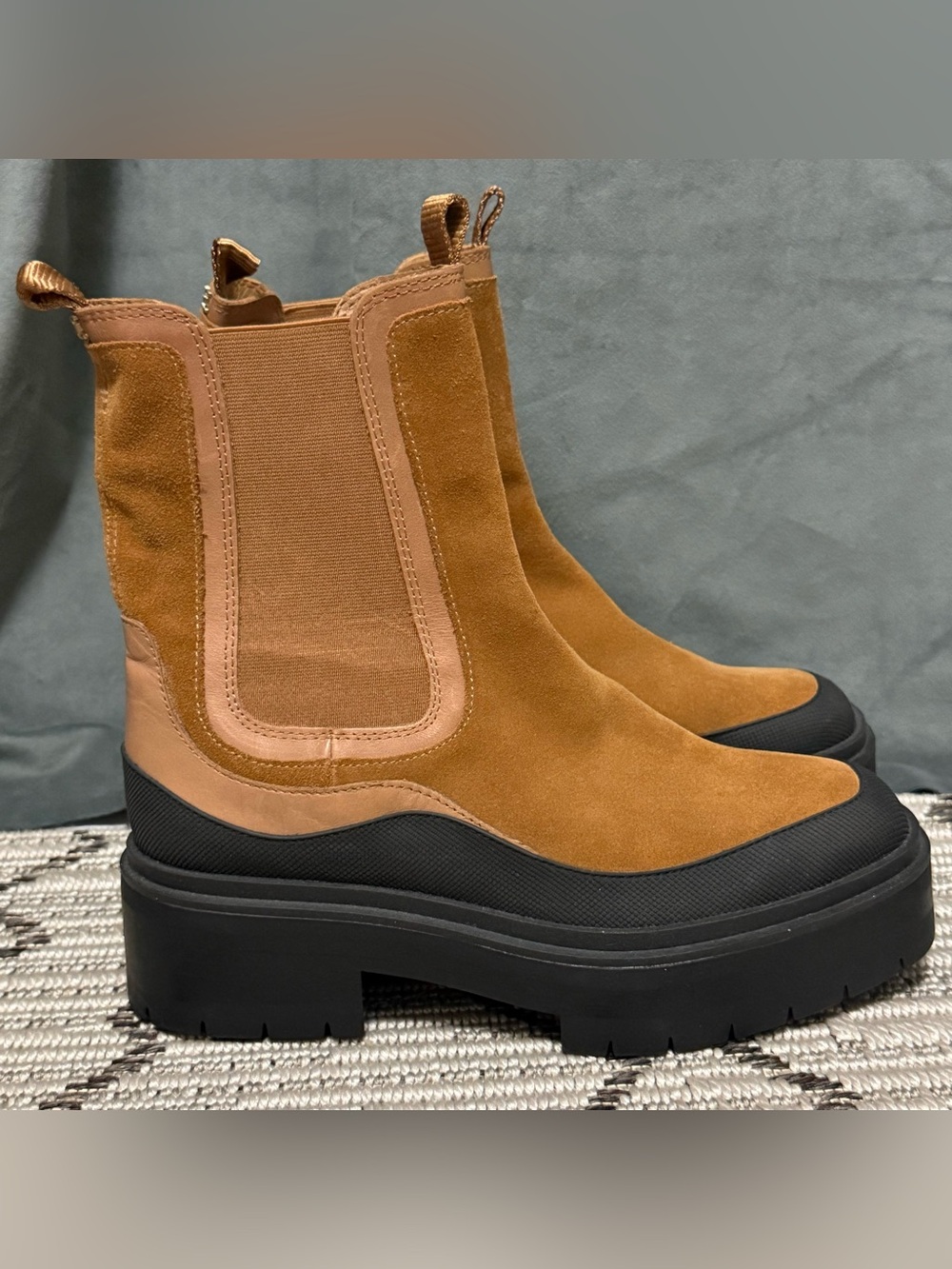 Sam Edelman Lulia Nubuck Caramel Suede Chunky Boot Women's Size 9 Chelsea - Picture 2 of 12